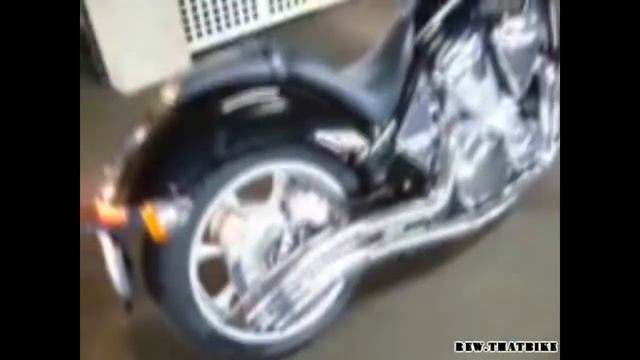 Honda VT1300 exhaust sound and fly by compilation смотреть онлайн