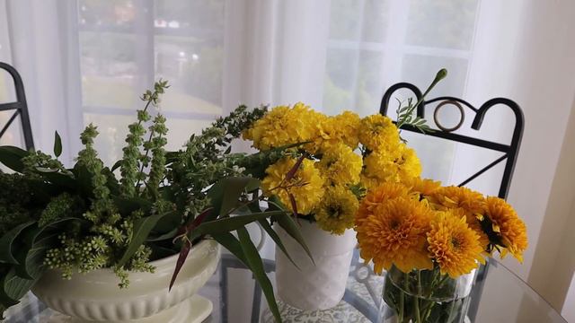 Flower Arrangement in Green and Yellow #FlowerArrangements #GreenFlowers смотреть онлайн