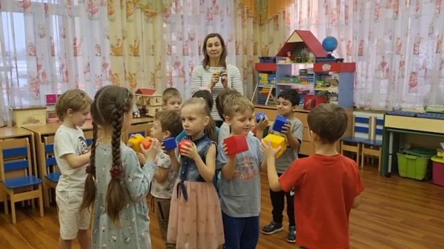 Нейроигры с кубиками. Группа "Пчелка", учитель-логопед Холодило О.А. смотреть онлайн