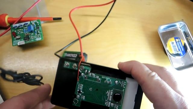 AMAZON'S CHEAPEST MULTIMETER TEARDOWN: THE DT-830B смотреть онлайн
