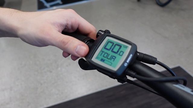 FOCUS SAM2 6.9 im Fahrradreview - Entwickelt für Bergab! 🔰 @ZweiradexpressTV смотреть онлайн