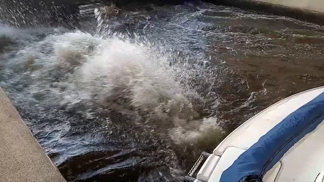 Volvo Inboard Engine 5.7L Start Up, Tank Test смотреть онлайн