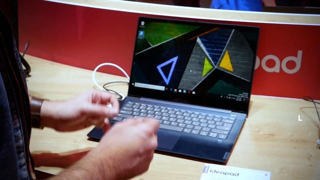 HANDS ON LENOVO S540 MWC 2019 (LIMBA ROMÂNĂ) смотреть онлайн