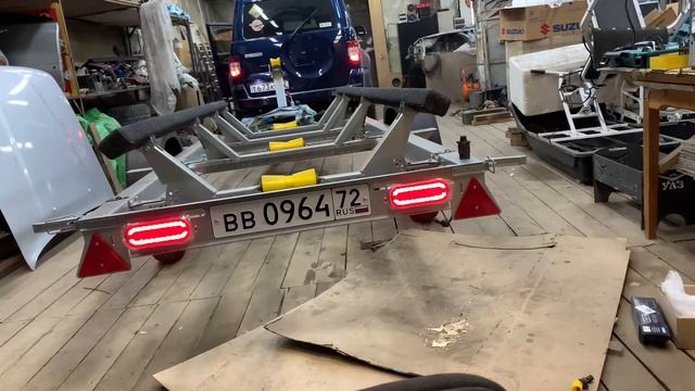 Фонари Fristom FT-320 на лодочный прицеп СТТ смотреть онлайн