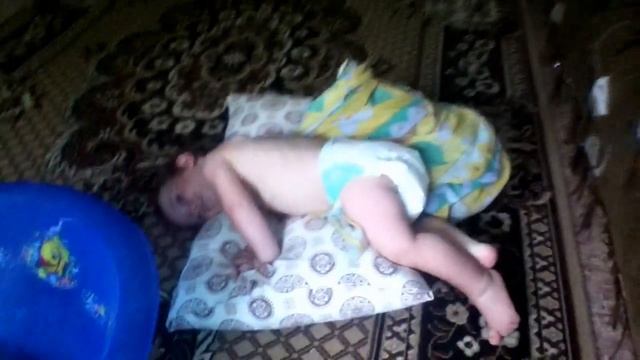 Витя, Женя, подушки и дневной сон 04/08/2012 смотреть онлайн