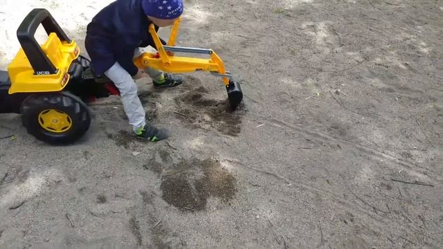 . Трактор погрузчик! Cat с двумя ковшами . смотреть онлайн