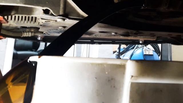 Mercedes W203 Straight piped and oil change etc | Pops and Bangs | Spits fire!!!? смотреть онлайн