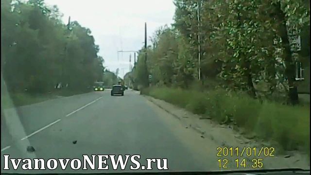 В Иванове после столкновения перевернулся автомобиль смотреть онлайн