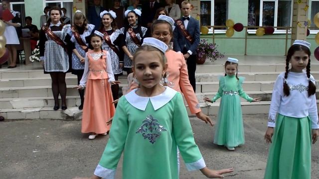 Татарский танец на последнем звонке в П. Ковалях смотреть онлайн