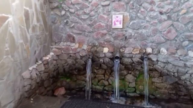 Купель Пресвятой Троицы и храм Николая Чудотворца. Возле Костомарово смотреть онлайн