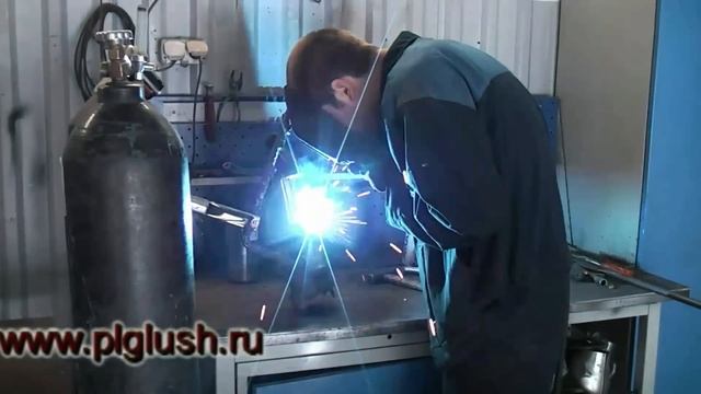 установка пламегасителей на авто Ford Escape.замена катализатора и установка пламегасителей. смотреть онлайн