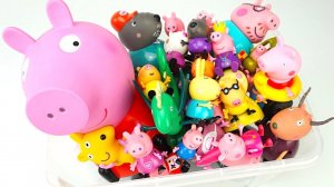 Коробочка сюрпризы с игрушками Свинка Пеппа. Герои в Масках