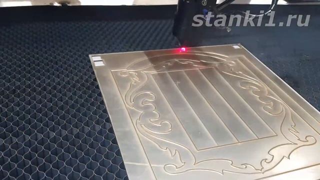 Лазерная резка двухслойного зеркального пластика на лазерно гравировальном станке LTT-Z1325H