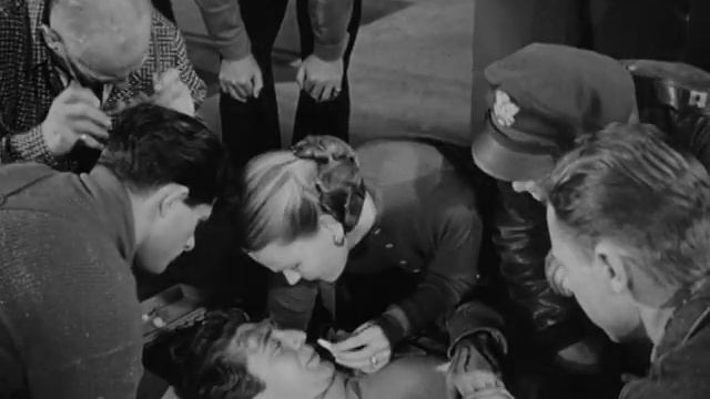 The Thing from Another World (1951)- Monster in the greenhouse смотреть онлайн