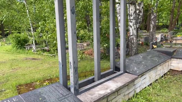 Прогулка по кладбищу Sisselinna | Таллинн, Эстония 2022 смотреть онлайн