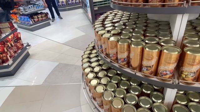 QATAR Duty Free SHOPPING / QATAR AIRPORT смотреть онлайн