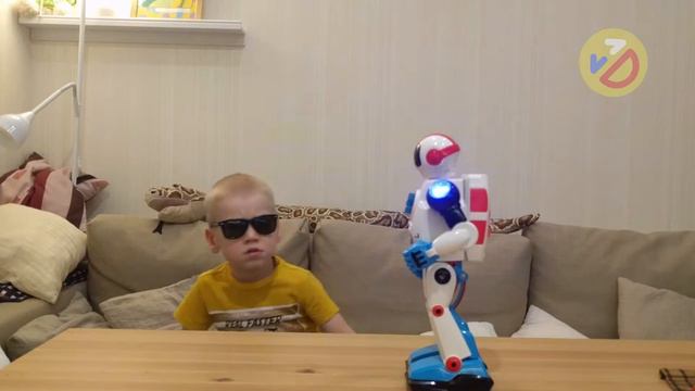 Интерактивный Робот Бот смотреть онлайн
