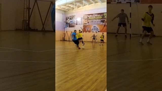 ВРАТАРЬ СПАС СЕБЯ И ВОРОТА смотреть онлайн