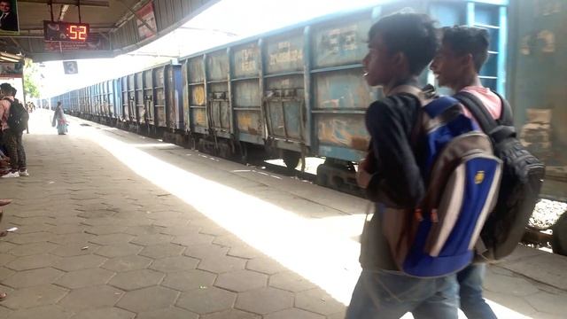 WAG 9 AND DUAL WAG 5 LOCOMOTIVE Python Freight Train Long Maal Gaadi Indian Railways смотреть онлайн