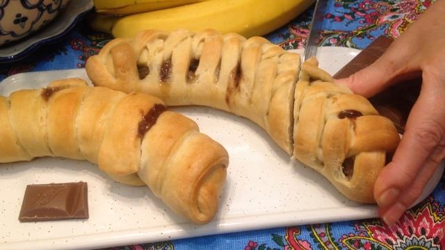 Не просто слойка с бананом и шоколадом, а настоящий порционный пирог смотреть онлайн