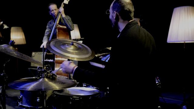 Lionel Loueke Trio - "Okagbé" - @ Musig im Pflegidach, Muri смотреть онлайн