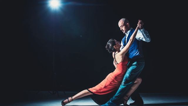 Canción para bailar un tango, vestido rojo, noche de pasión смотреть онлайн