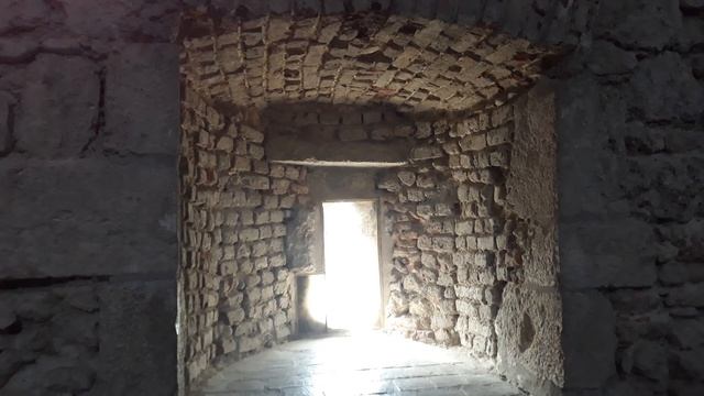 Путешествие по Франции: красивый городок Перуж смотреть онлайн