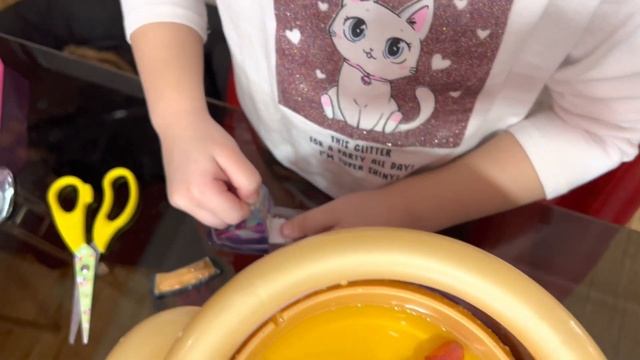 НЕОБЫЧНАЯ РАСПАКОВКА волшебного котелка с игрушкой Magic Mixies смотреть онлайн