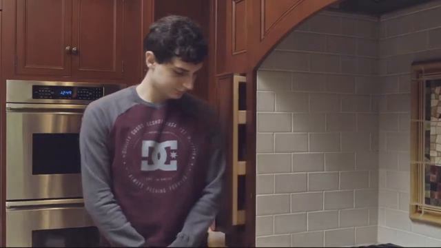 Эктор Родригес показывает дом Optic Gaming | CS:GO смотреть онлайн