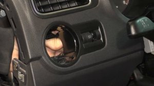 VW Polo Sedan - Как снять блок управления корректором фар