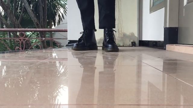 Dr. Martens 101 Boots VS Dr. Martens 1461 On Feet смотреть онлайн