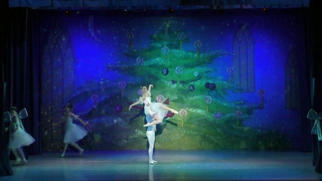 Щелкунчик (24.12.2021) солисты Юрий Алексеев Алина Фейзрахманова смотреть онлайн