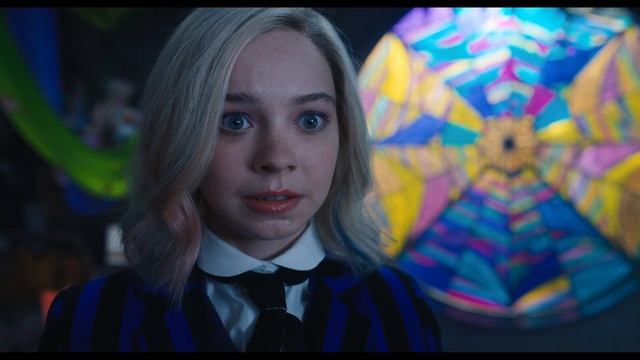 Уэнсдэй и новая соседка Энид Синклер, в школе Невермор ? Дженна Ортега