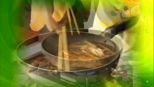 Central Âu Lạc (Vietnam) Specialty: Yellow Noodles With Vegan Xá Xíu (Barbequed Gluten)