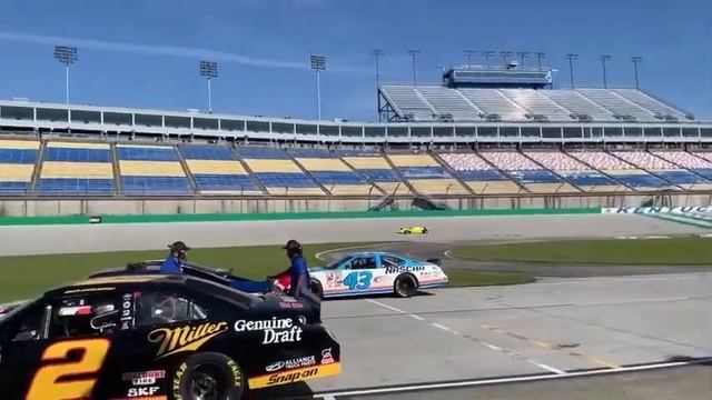 Mario Andretti Racing Experience at Kentucky Speedway смотреть онлайн