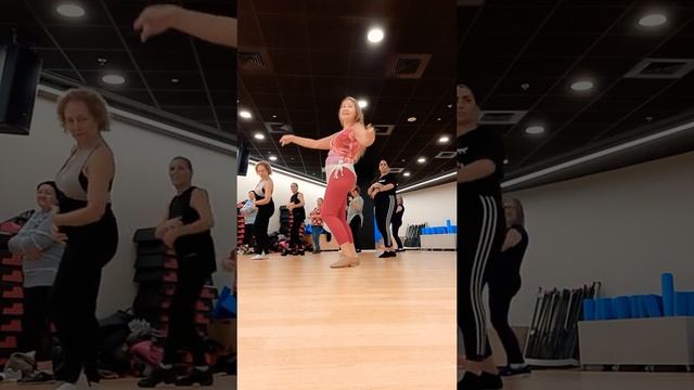 Belly Dance workout - 5 min. // Танцы живота. Восточные Танцы - 5 мин. //שיעור ריקודי בטן 5 דקות смотреть онлайн