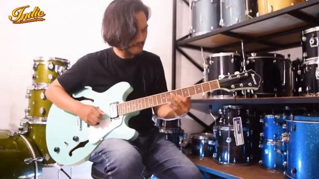 IMPROVISASI JAZZ FUSION ON Cm - GITAR IBANEZ ARTCORE SEMI HOLLOW AS 63 смотреть онлайн