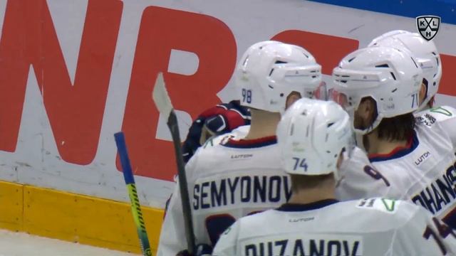 Johansson takes Krasotkin by surprise смотреть онлайн