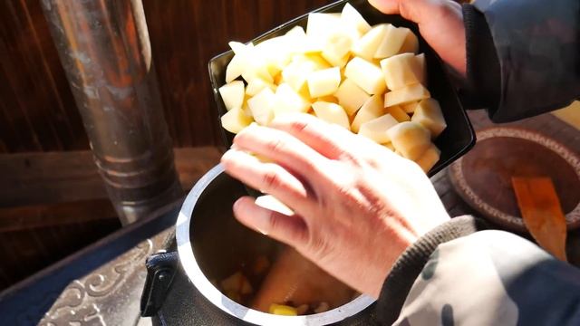 ФАСОЛЕВЫЙ СУП ИЗ РУЛЬКИ В АФГАНСКОМ КАЗАНЕ смотреть онлайн