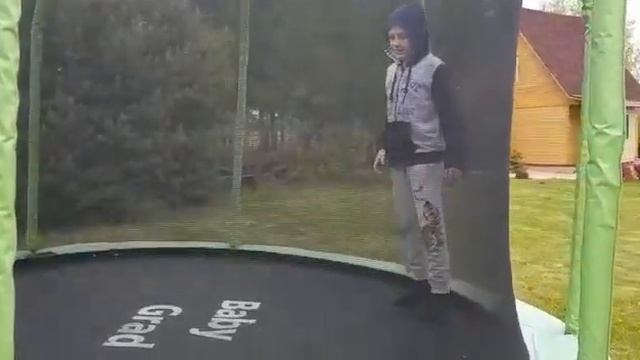 Как научиться делать кувырок в воздухе. смотреть онлайн