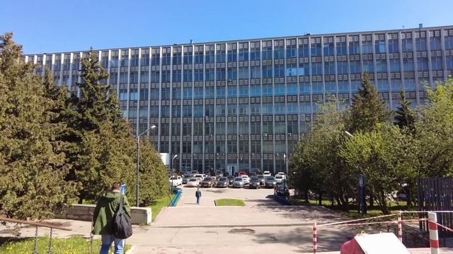 Moscow: "Lying skyscraper" on Varshavka. "Лежачий небоскрёб" на Варшавке. смотреть онлайн