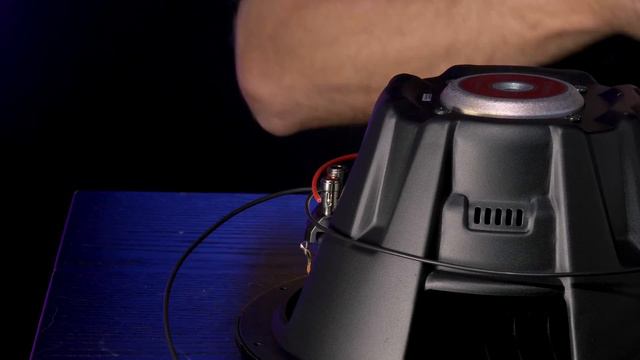 How to Wire Three Subwoofers DVC 4 Ohm - 0.67 Ohm Parallel vs 2.67 Ohm Series смотреть онлайн