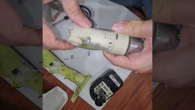 How to replace or repair Ryobi Multi Tool18V Motor - Easy step by step guide ! смотреть онлайн