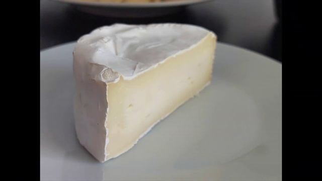 Пироги с черешней и кокосовым кремом