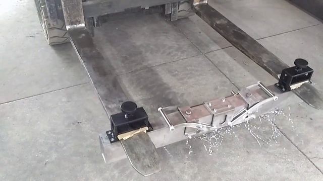 Магнитный подборщик для автопогрузчика смотреть онлайн