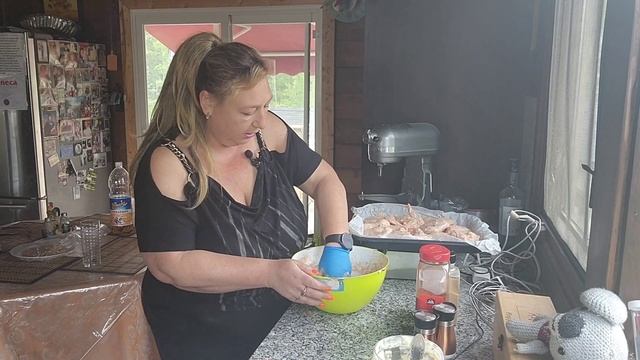 Крылышки в духовке.очень сочные и вкусные. смотреть онлайн