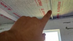 Монтаж пароизоляции потолка