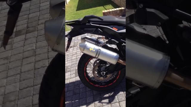 KTM 1190 R Twin Leo Vince смотреть онлайн
