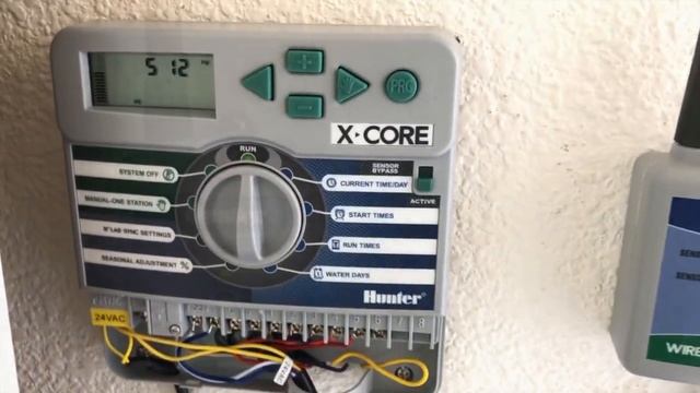 Installing a Wireless Rain/Freeze Sensor by Hunter смотреть онлайн