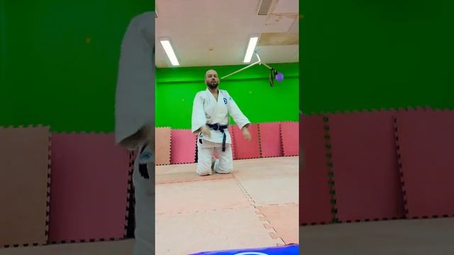 Три упражнения для кувырков в борьбе. смотреть онлайн